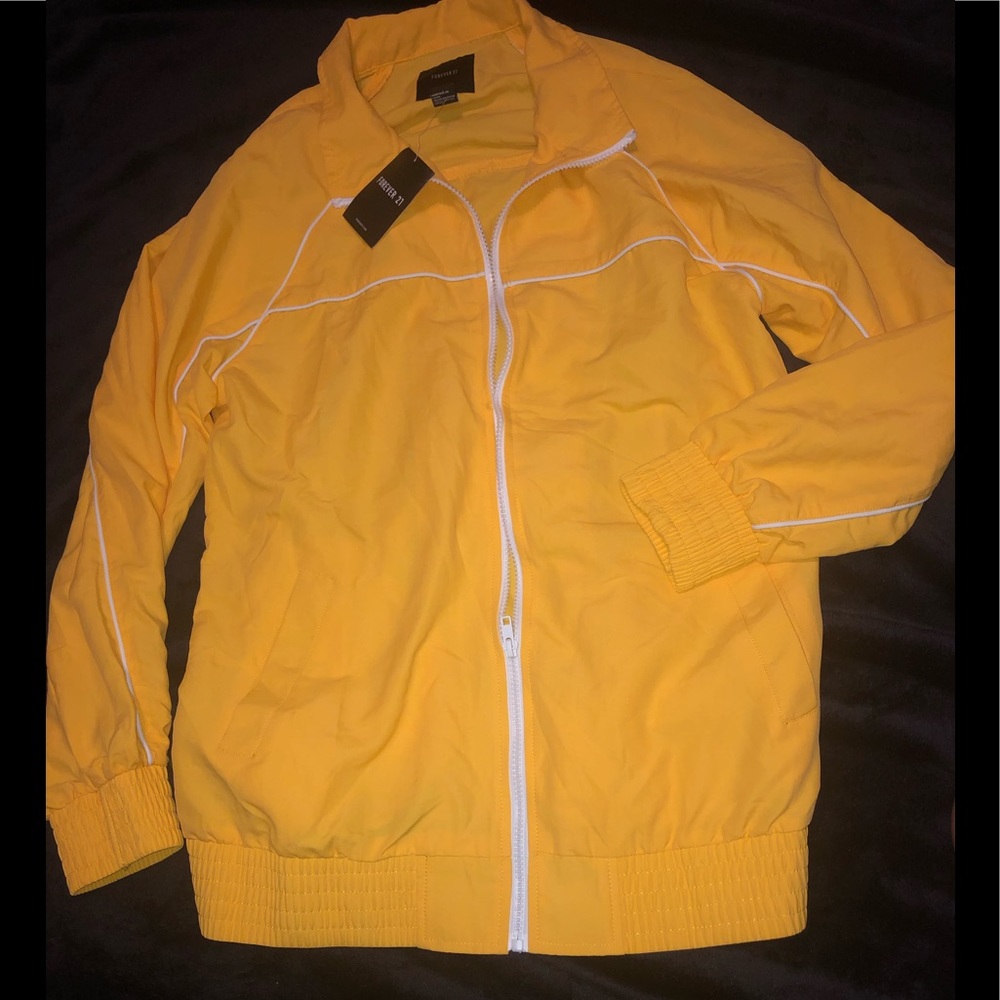 ⭐️NWT Yellow windbreaker jacket
